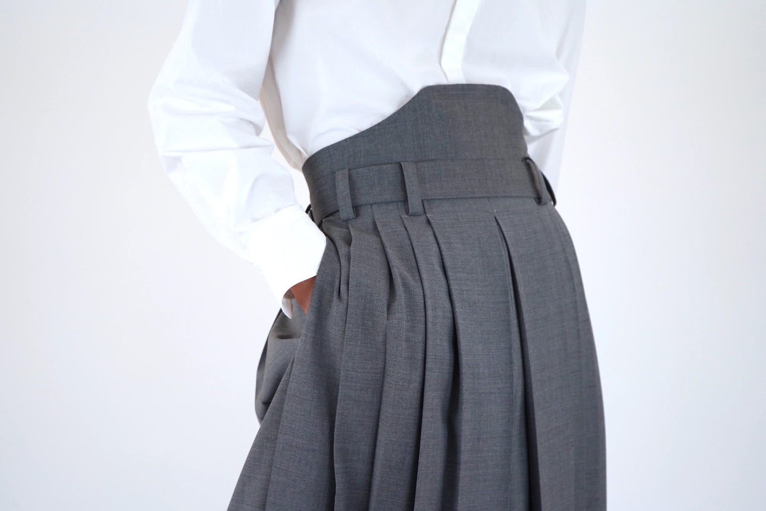 HATRA HAK PLEATS PANTS GRAY その他 | endageism.com