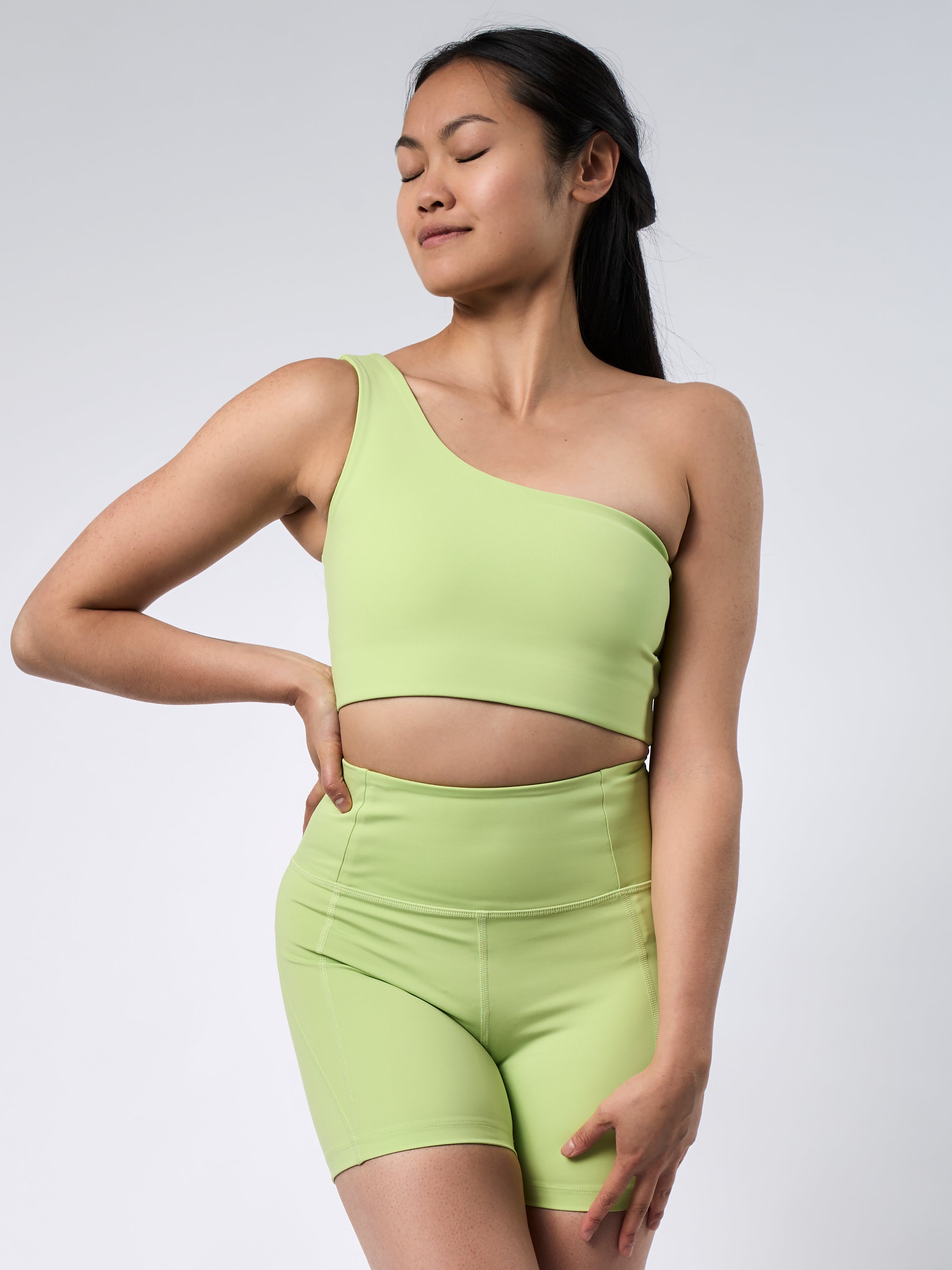 Girlfriend Collective Bianca One Shoulder Bra - Key Lime