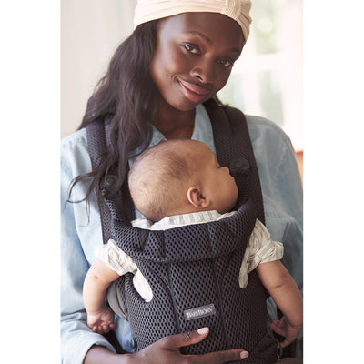 Up close of front side with BABYBJÖRN Baby Carrier Free in -- Color_Anthracite 3D Mesh