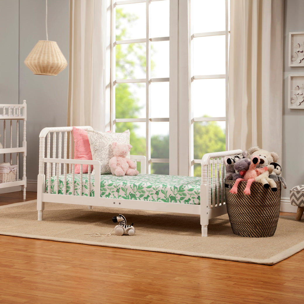 Jenny Lind Toddler Bed