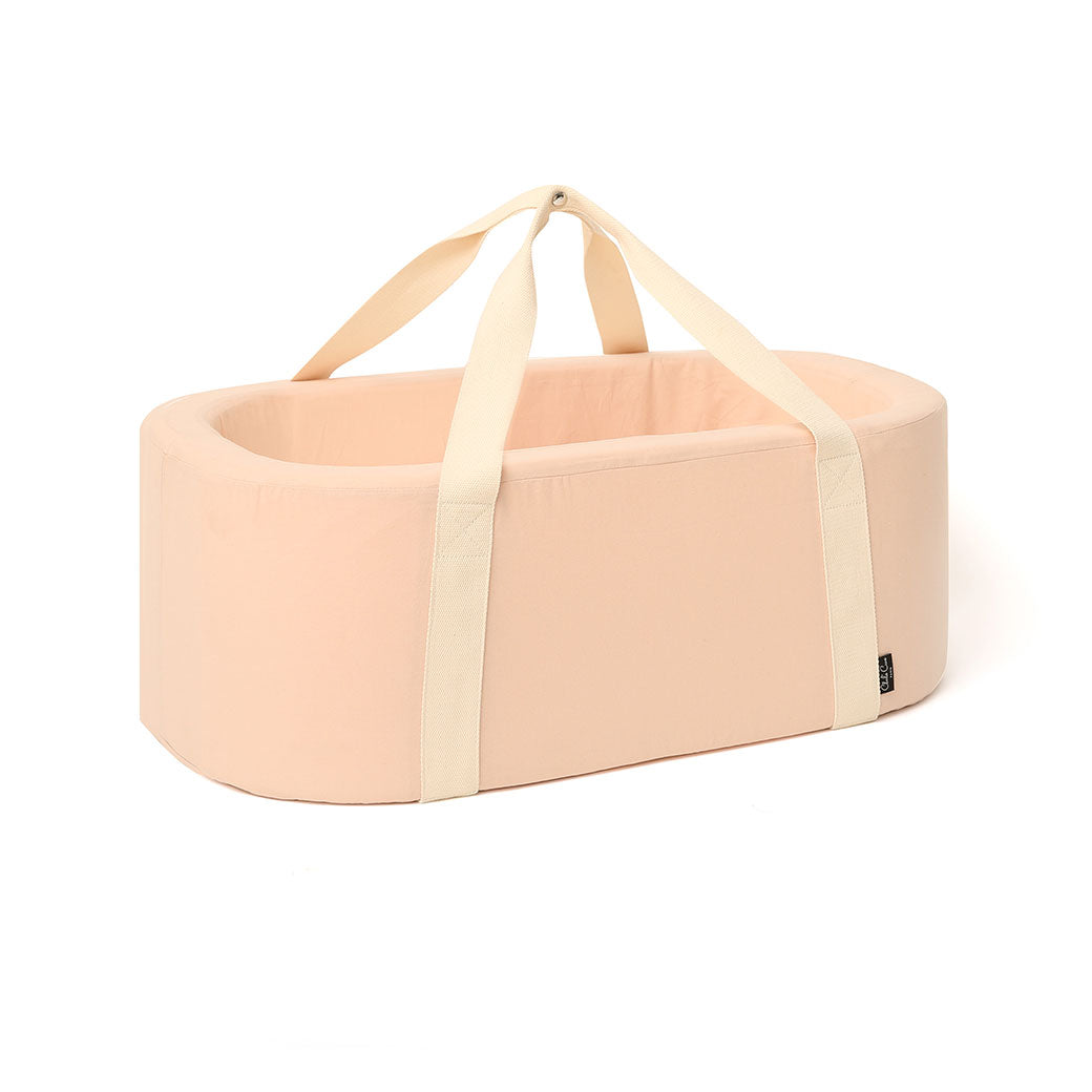 Charlie Crane KUKO Moses Basket with handles up in -- Color_Nude Organic Cotton