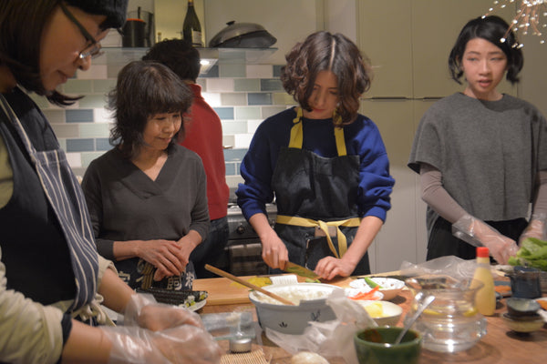 Rouge team learning to make sushi