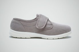 mens wide canvas sneakers