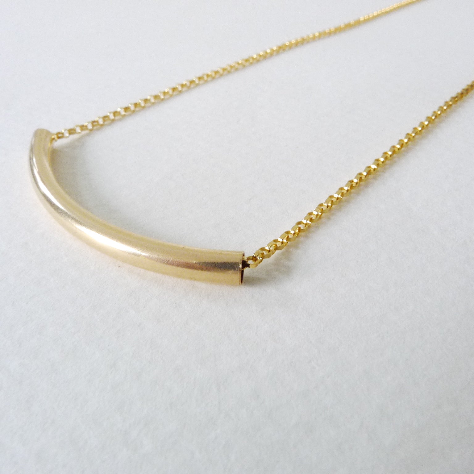 14k gold horizontal bar necklace