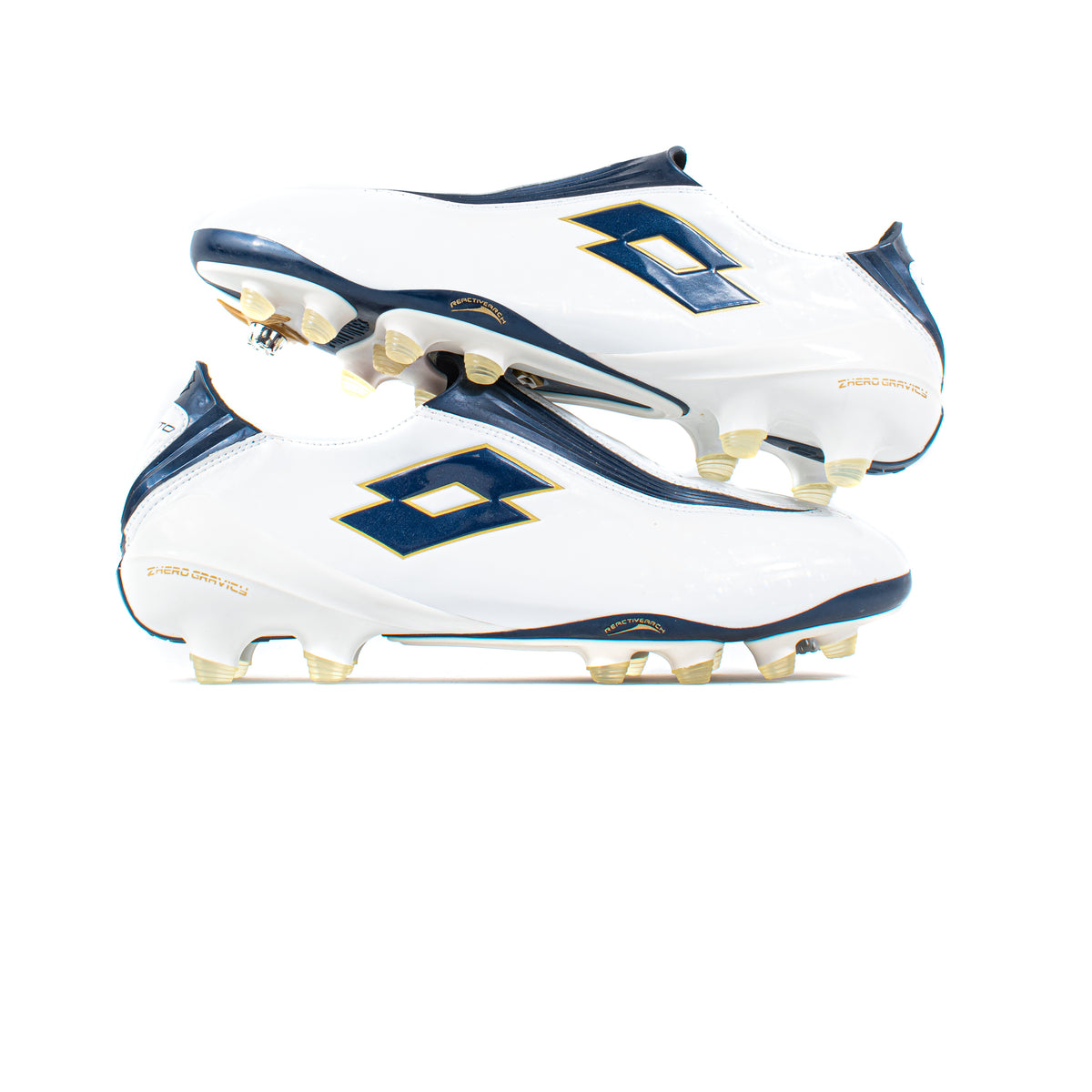 Gravity White – Classic Soccer Cleats