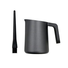 Subminimal Jug With Cleaning Brush