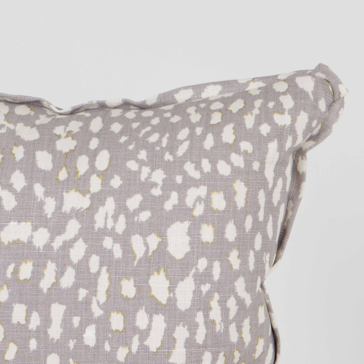 Pair of Jan Showers for Kravet Lynx Dot pillows in Lavender