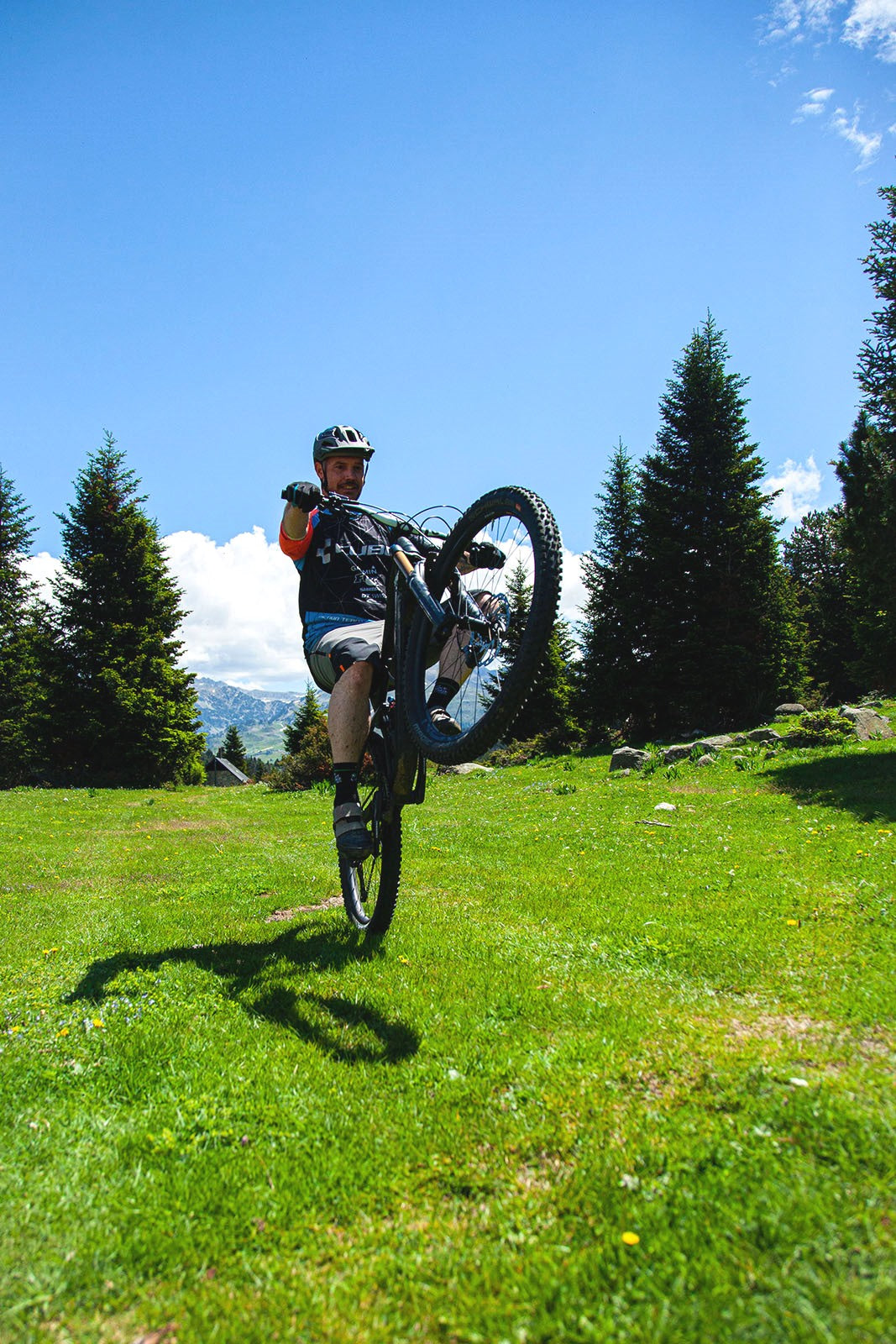 David López, co-Founder of AranBikeParks; ex-runner from different bike disciplines. Now, instructor and cycling guide (MTB or Enduro in Val d'Aran. Photography: Júlia Miralles