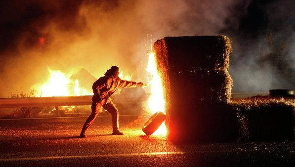 SOURCE: Revolution-News.com/French-Farmers-Set-Fire-Tax-Insurance-Offices-Protest