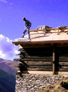 Copyright Personeni Raffaele Schärer Architects SOURCE: Inhabitat.com/Tranquil-Swiss-Alps-Shelter-Renovated-into-a-Cozy-Solar-Powered-Retreat