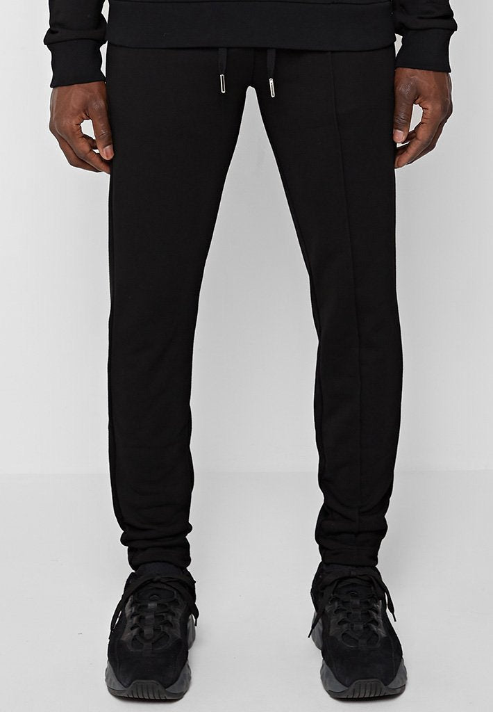 essential-jogger-black