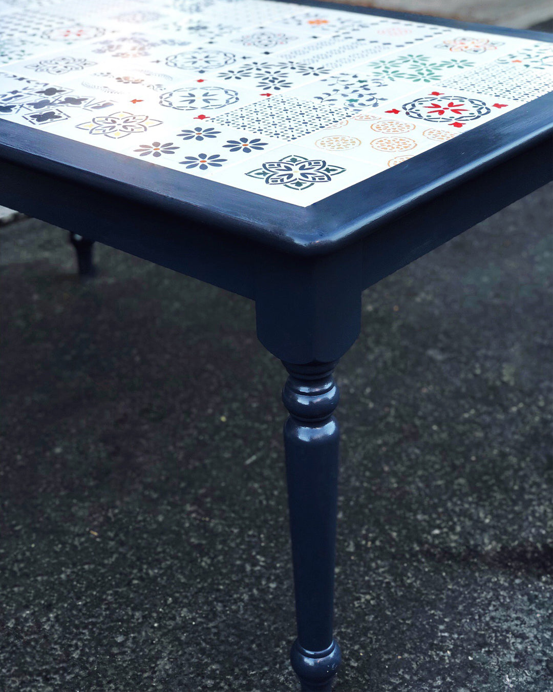 post-48-painted-tile-table-9