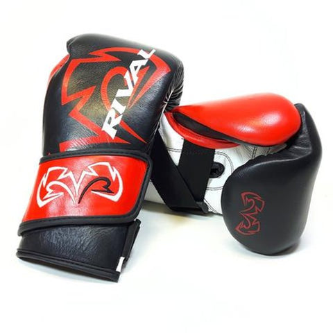 Anthony Joshua uses the Rival RFX-Guerrero boxing gloves.