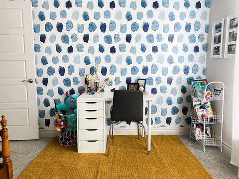 Learning station with patterned wallpaper