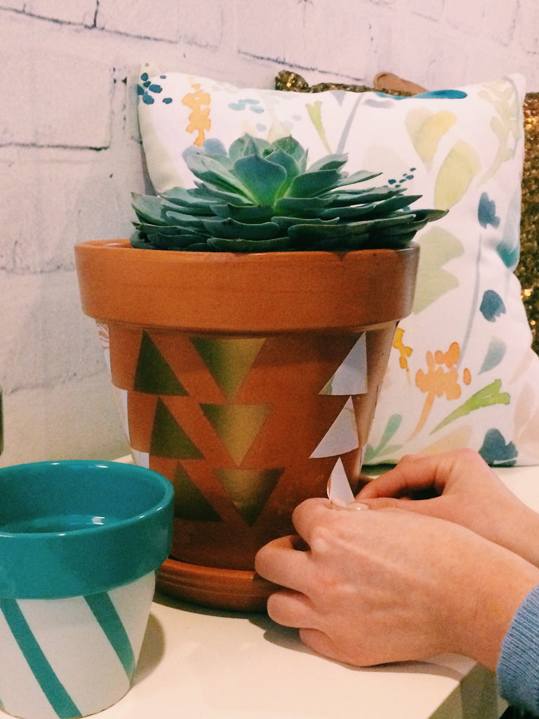 DIY in 25: Easy Flower Pot Update via @wallsneedlove