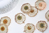 Pendentif résine fleur séchée 33mm, pendentif paquerette blanche et or, création de bijoux originaux, l'unité G5579