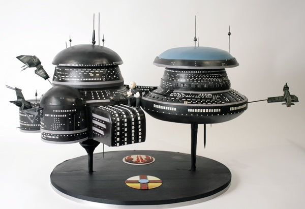 EVE Online Gallente Space Station Cake from Charm City Cakes, via Boing Boing