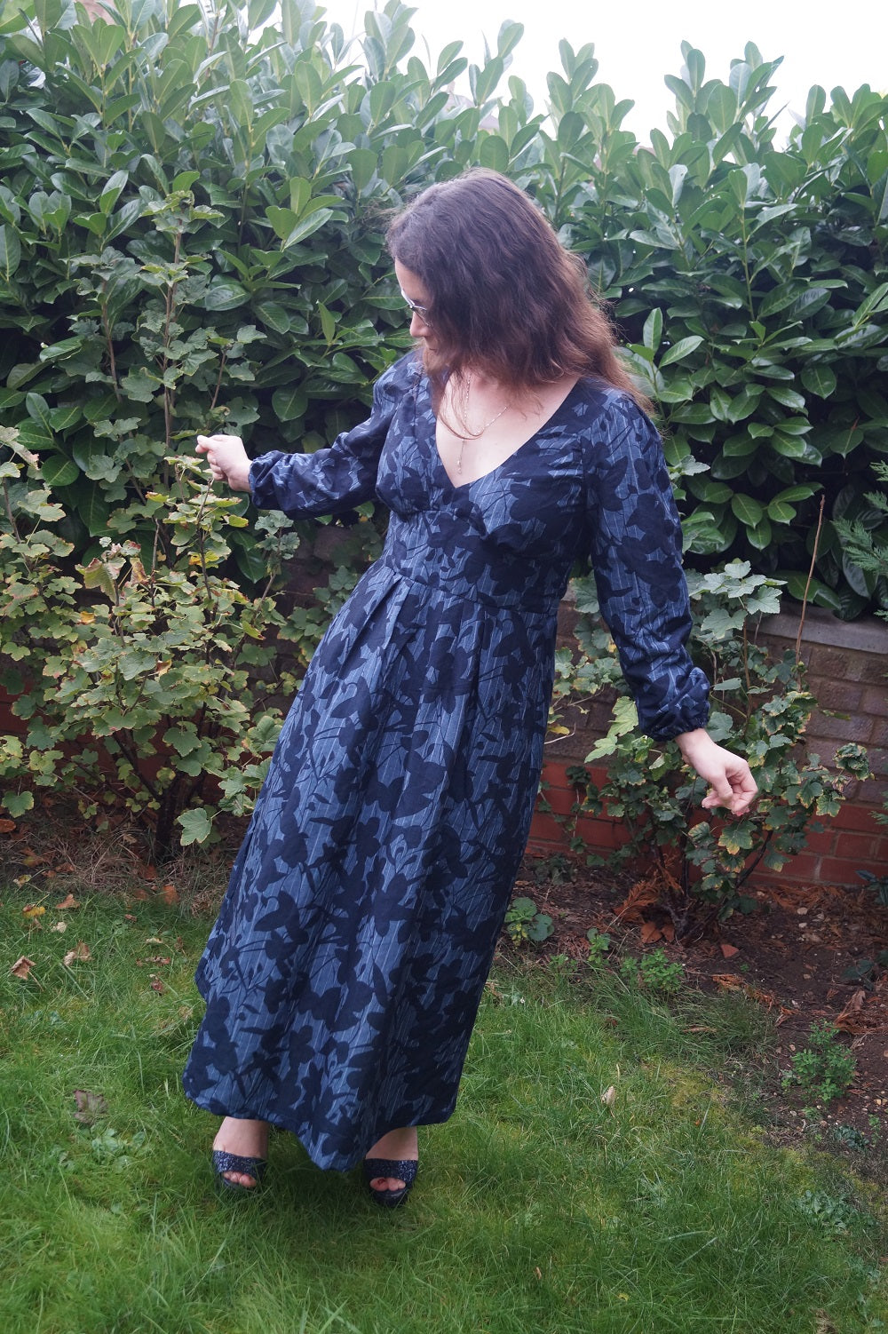 Bobbins and buttons sewing blogger- alix dress