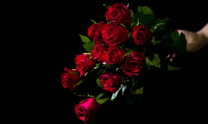 Gifting Roses Can Build Intimacy
