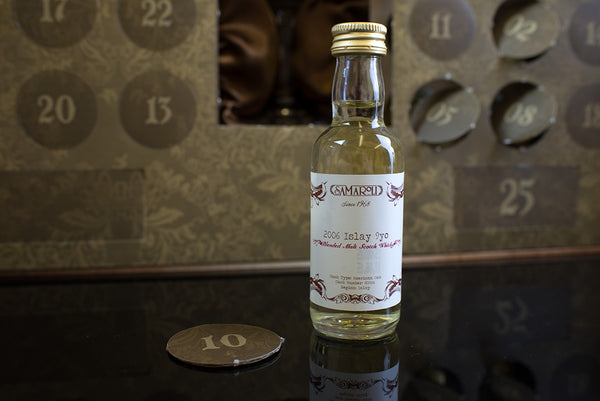 The Scotch Whisky Advent Calendar door number 10 Samaroli Islay