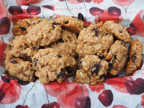 A plate of chocolate and cereal cookies
