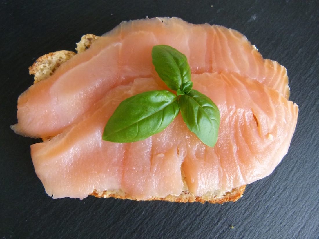 Eiweißbrot mit Lachs