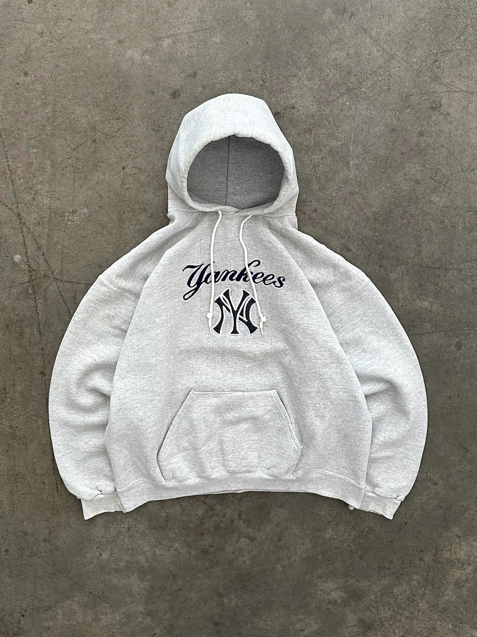 HEATHER GREY “YANKEES” HEAVYWEIGHT HOODIE - 1990S – AKIMBO CLUB