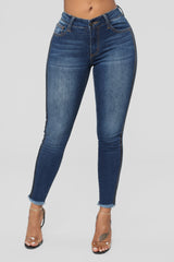 fashion nova Something About Her High Rise Jeans – Medium Blue Wash