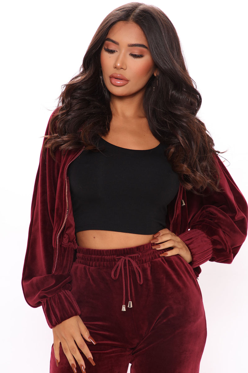 Ella Rodriguez Stays Cozy in Fashion Nova Burgundy Velour Jogger