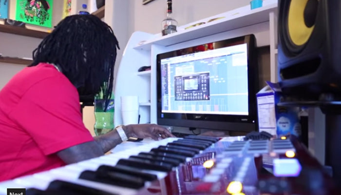 Chief Keef Making Beats & Chilling In The Studio Vlog – Producergrind