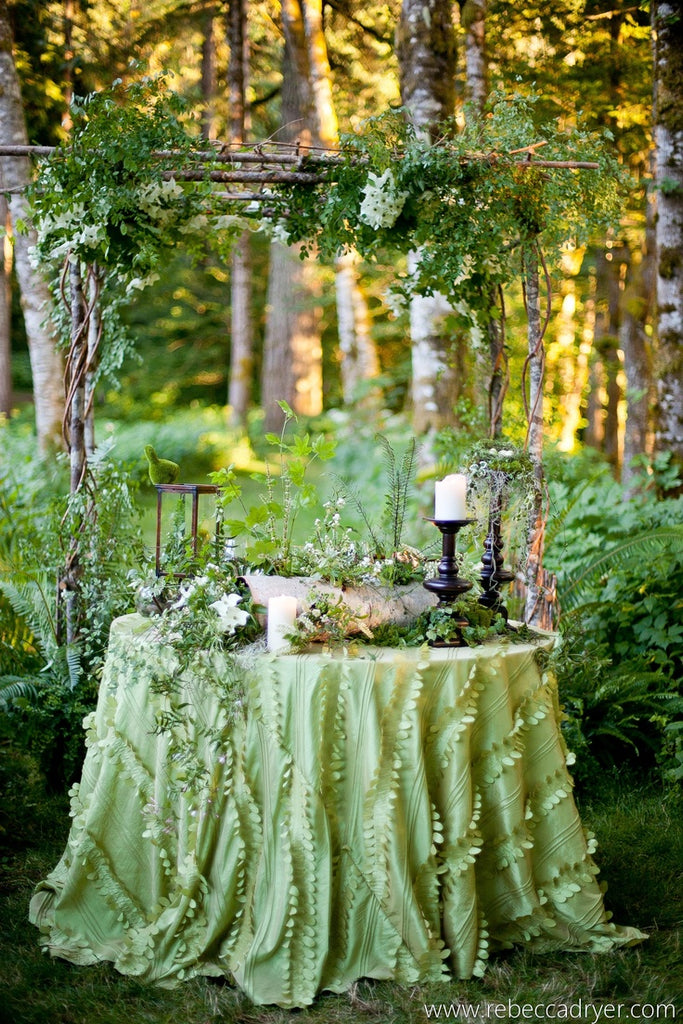 Green table decor for weddings