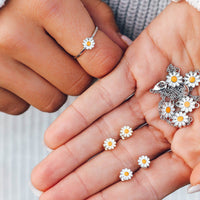 Daisy Studs Gallery Thumbnail