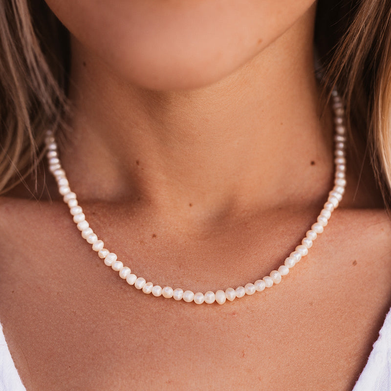 Bitty Freshwater Pearl Choker 4