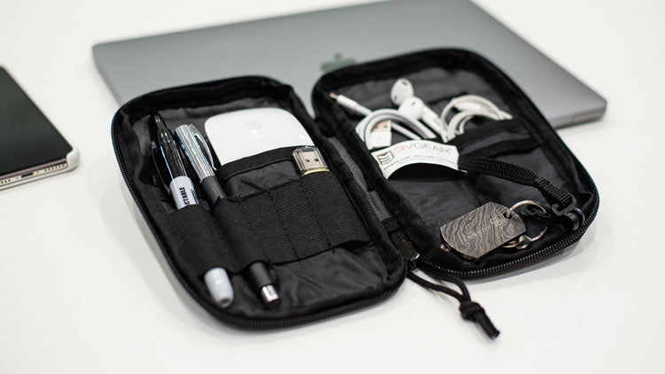 3V Gear Compact Pocket Organizer for tech and cord management