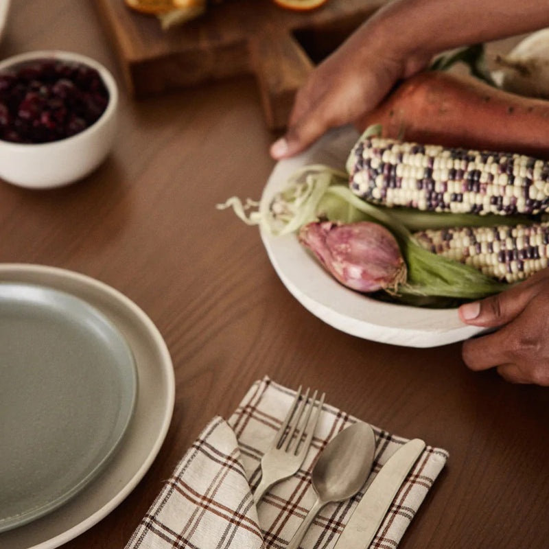 A Lesson in Setting The Your Dinner Table for Fall