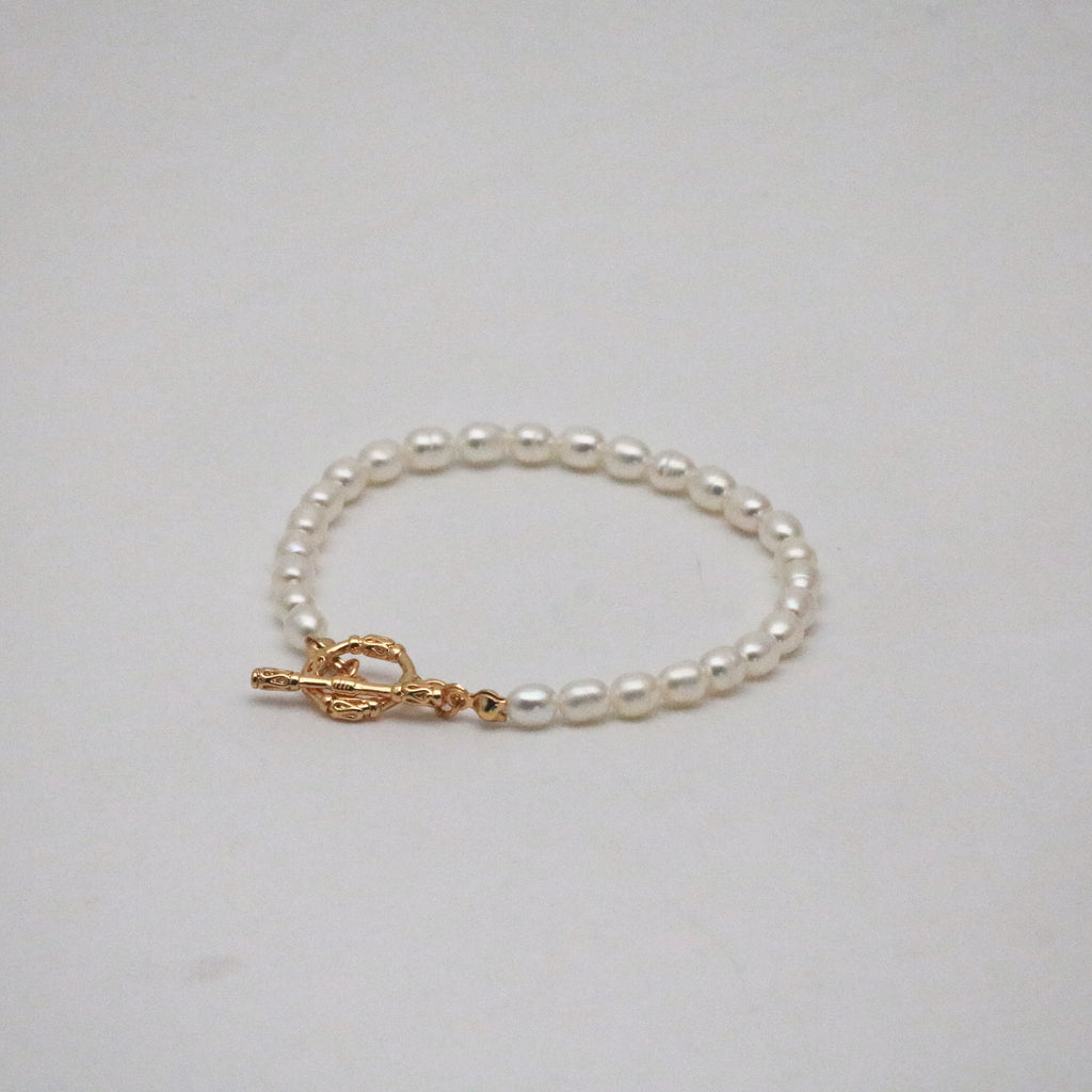 coach pearl bracelet