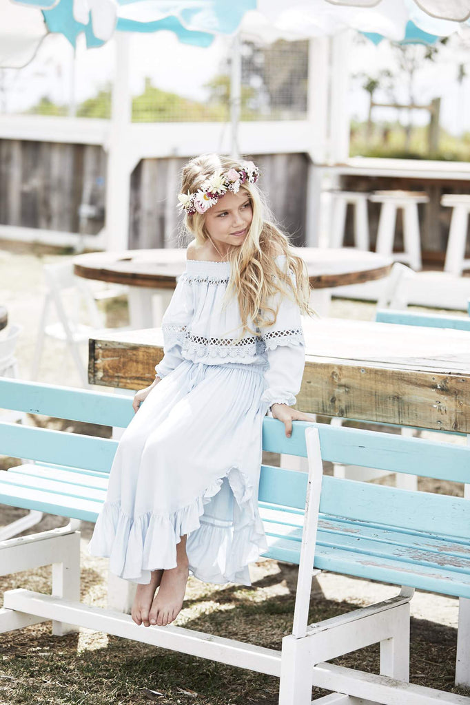 19 Bohemian Flower Girls Dresses Perfect for Summer Beach 