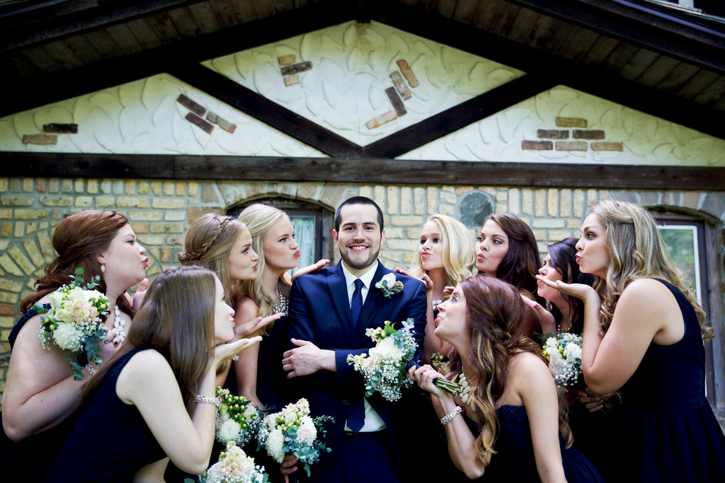 Must-Have Wedding Pictures of the Bridesmaids Blowing Kisses to the Groom
