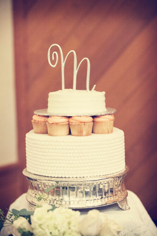 A simple and elegant cake. | A Fall Wedding Filled With Elegance and Style