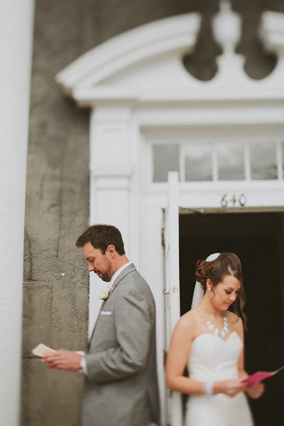 Must-Have Wedding Pictures of Reading the Letters