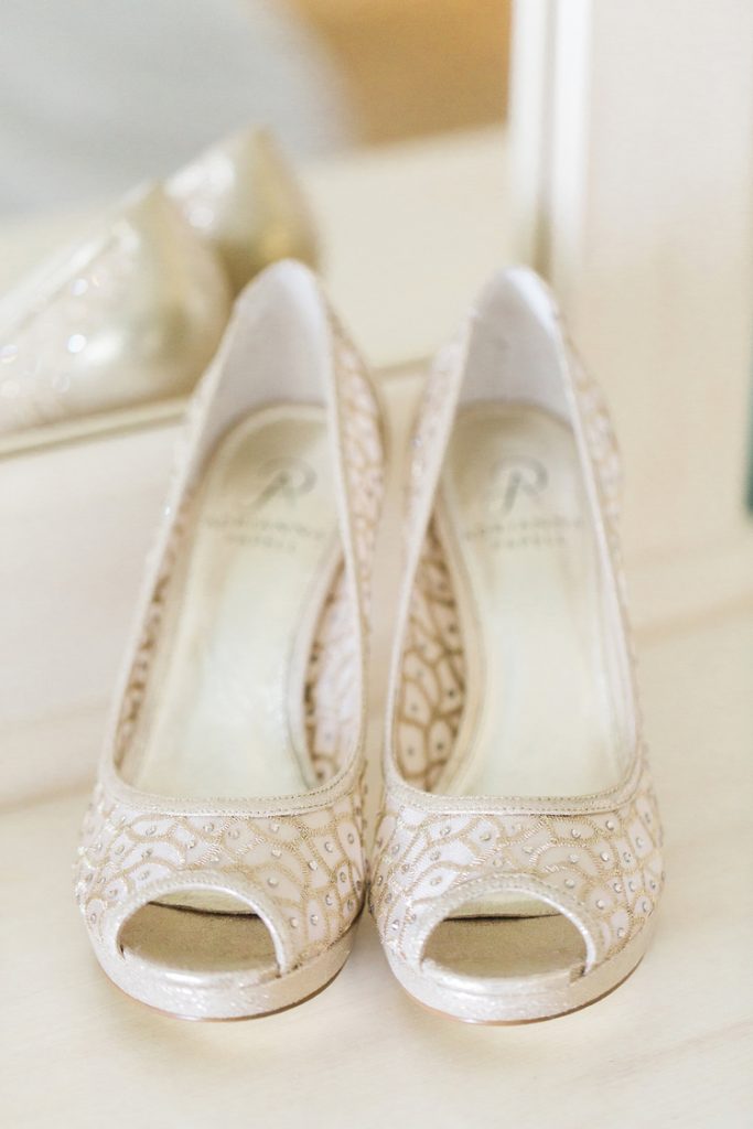 Brides high heels | Alexis and Michaels Wedding | Featured on Destination Wedding Details | Real Wedding blog