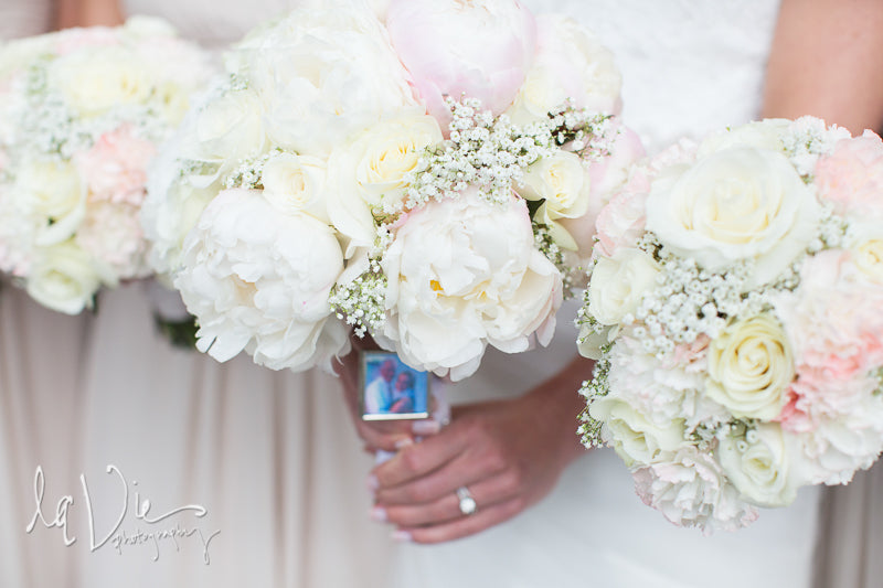 White and rose wedding bouquets. | A Simply Chic Wedding Day | Your Something Blue