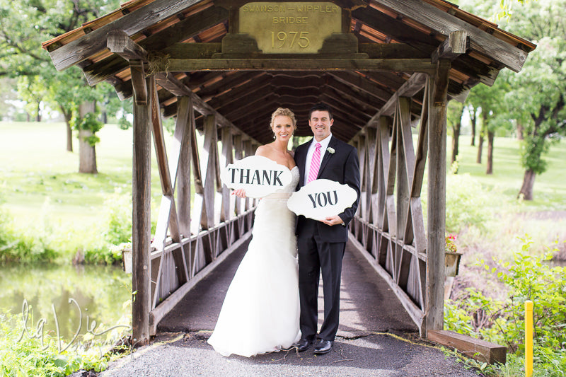 Must-Have Wedding Pictures of a Thank You Photo