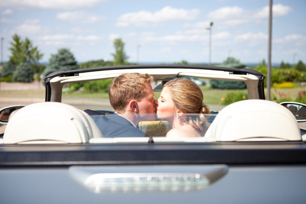 An Outdoor Wedding That’s Simply Charming | Kennedy Blue