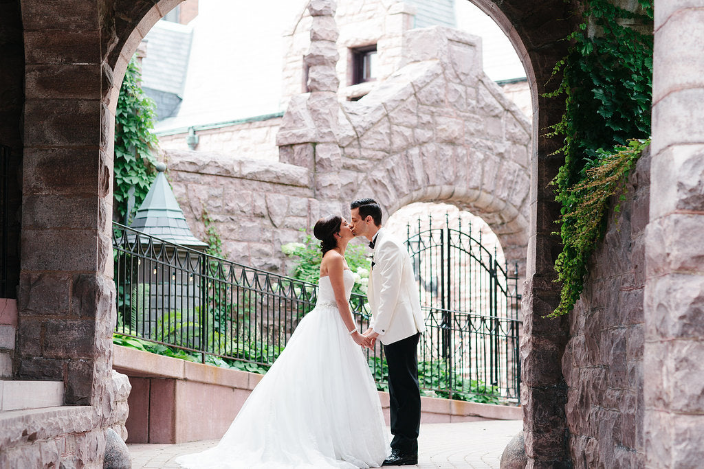 A gorgeous Twin Cities wedding at Van Dusen Mansion | A Timeless and Traditional Mansion Wedding