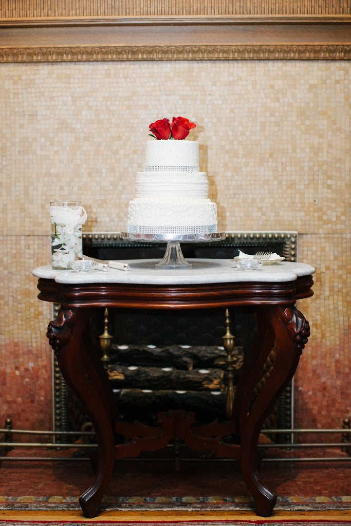 A gorgeous wedding cake display. | A Timeless and Traditional Mansion Wedding