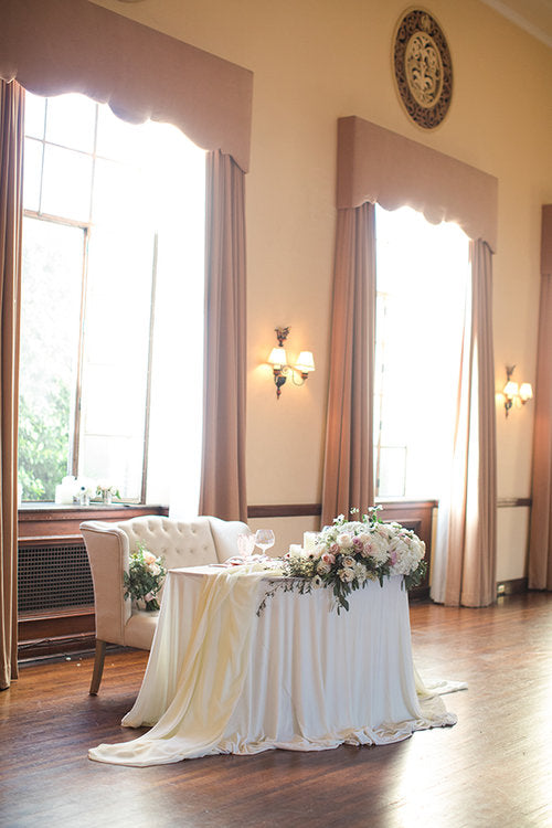 Sweetheart Table | Ebell Los Angeles Styled Shoot | Kennedy Blue featured on Strictly Weddings