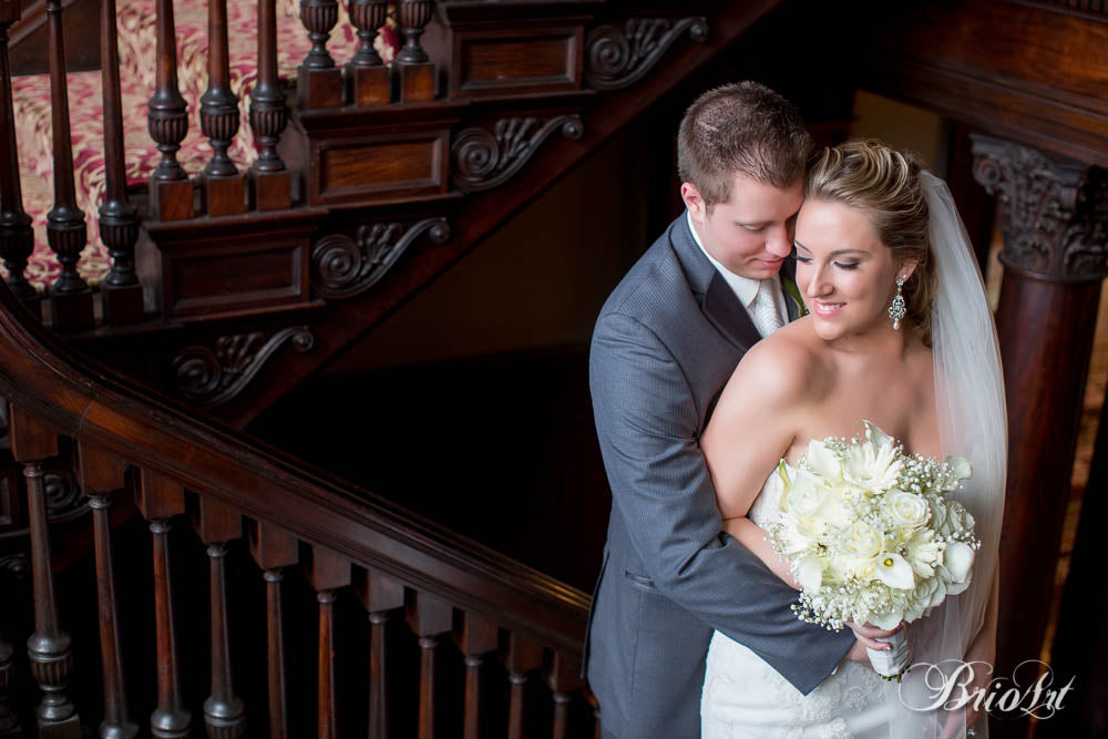 See the full gallery from this gorgeous mansion wedding here! | A Romantic Jewel-Tone Wedding