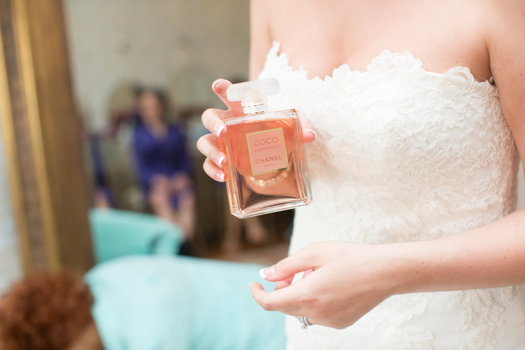 See the images from this gorgeous mansion wedding here! | A Romantic Jewel-Tone Wedding