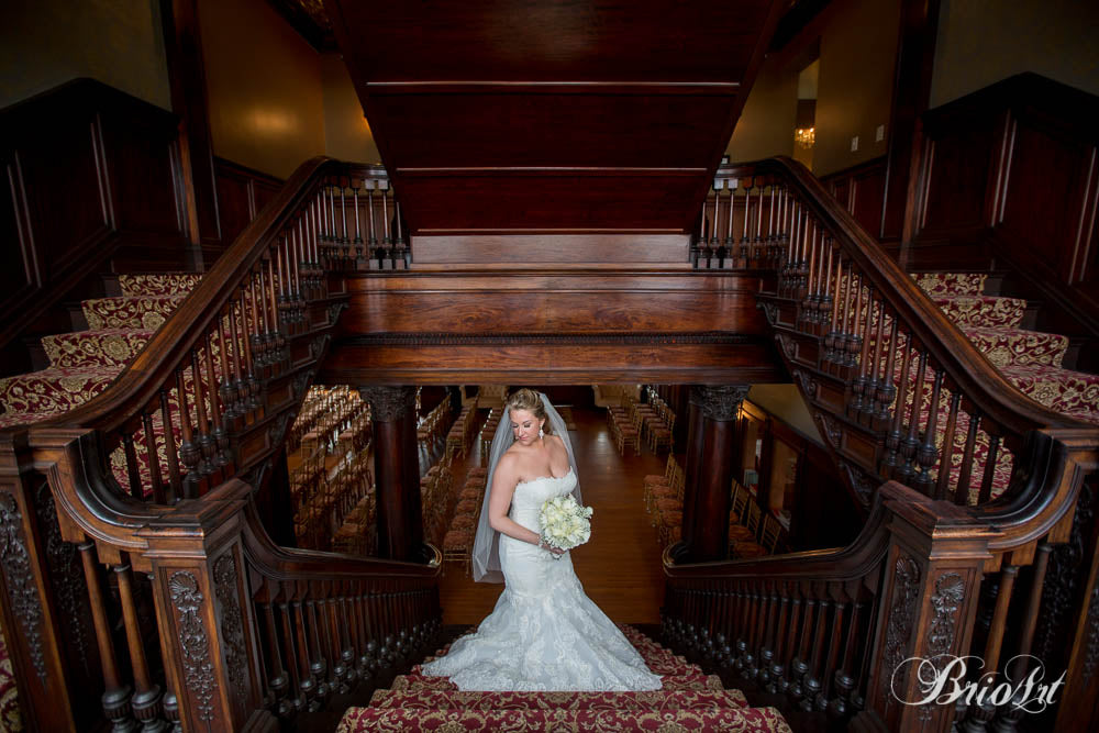 Semple Mansion is a gorgeous and elegant wedding venue. | A Romantic Jewel-Tone Wedding